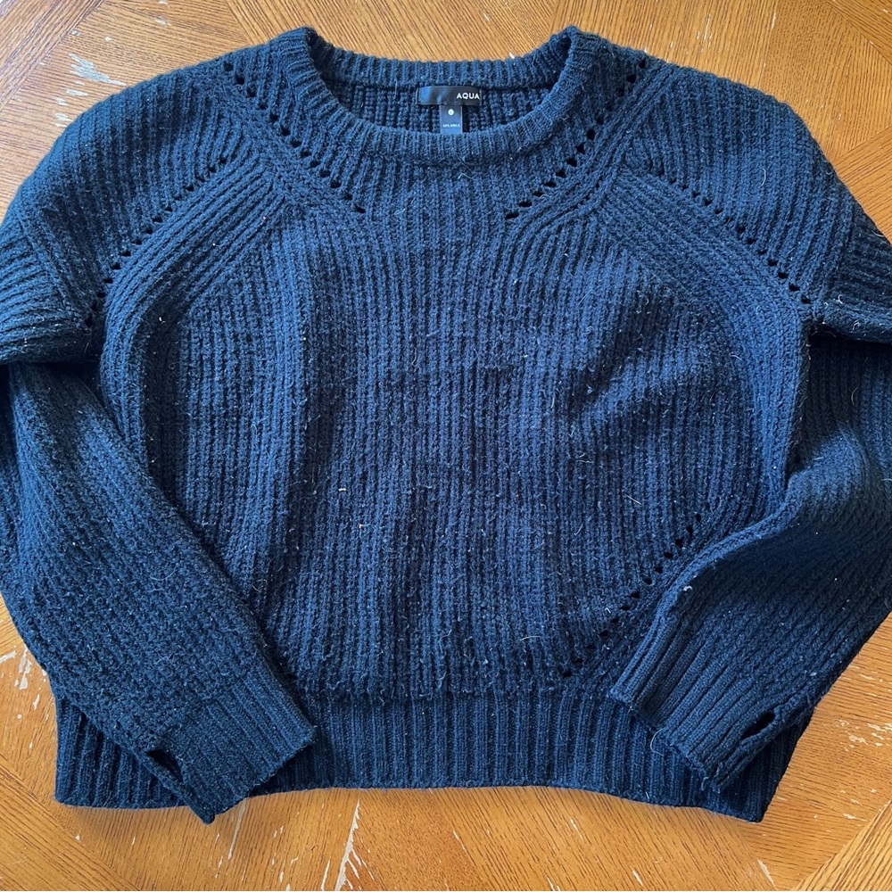 WOMAN'S DESIGNER CROPPED KNIT BLACK SWEATER